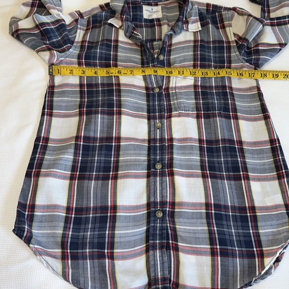 Aeo boyfriend fit button down shirt plaid blue white red in XS cotton blend - Picture 6 of 10